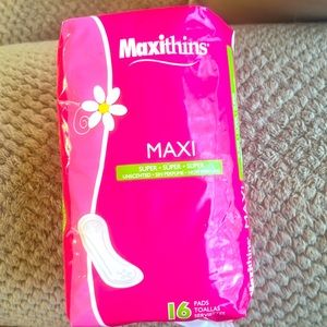Maxi thins panty liners